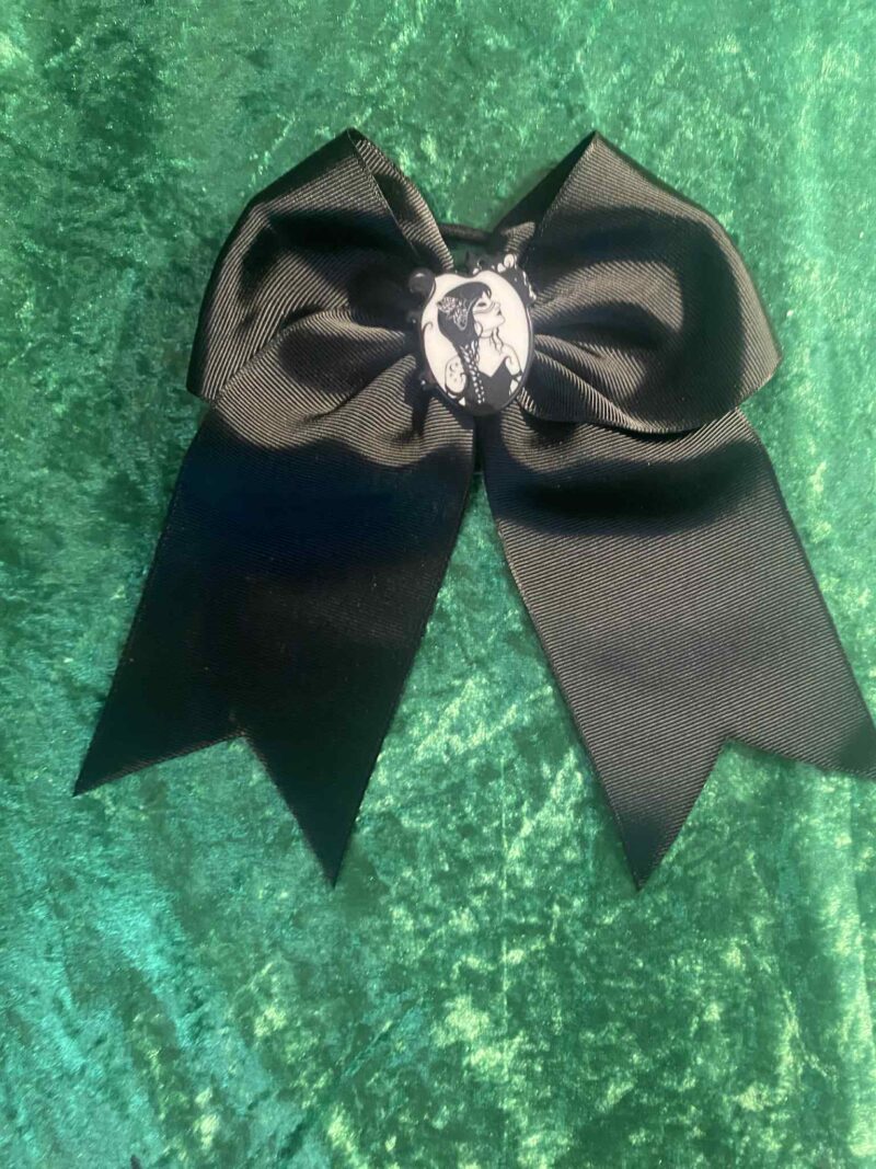 Gothic girl hair bow