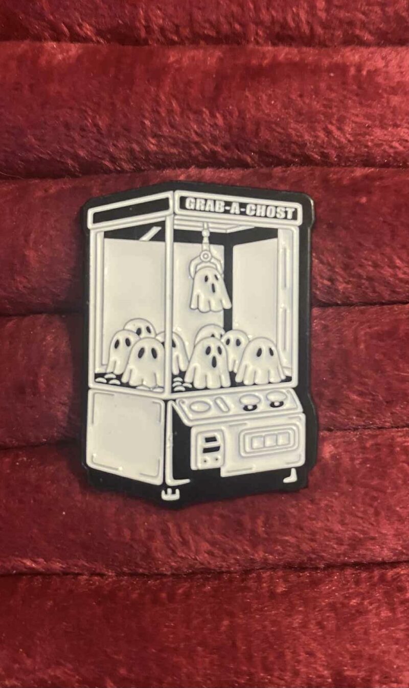Ghost claw machine pin