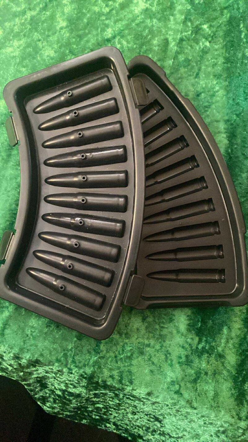 Bullet ice tray