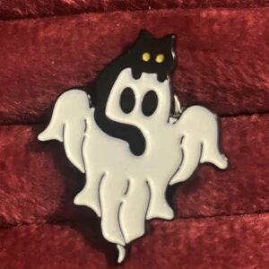 Ghost with cat on head pin 