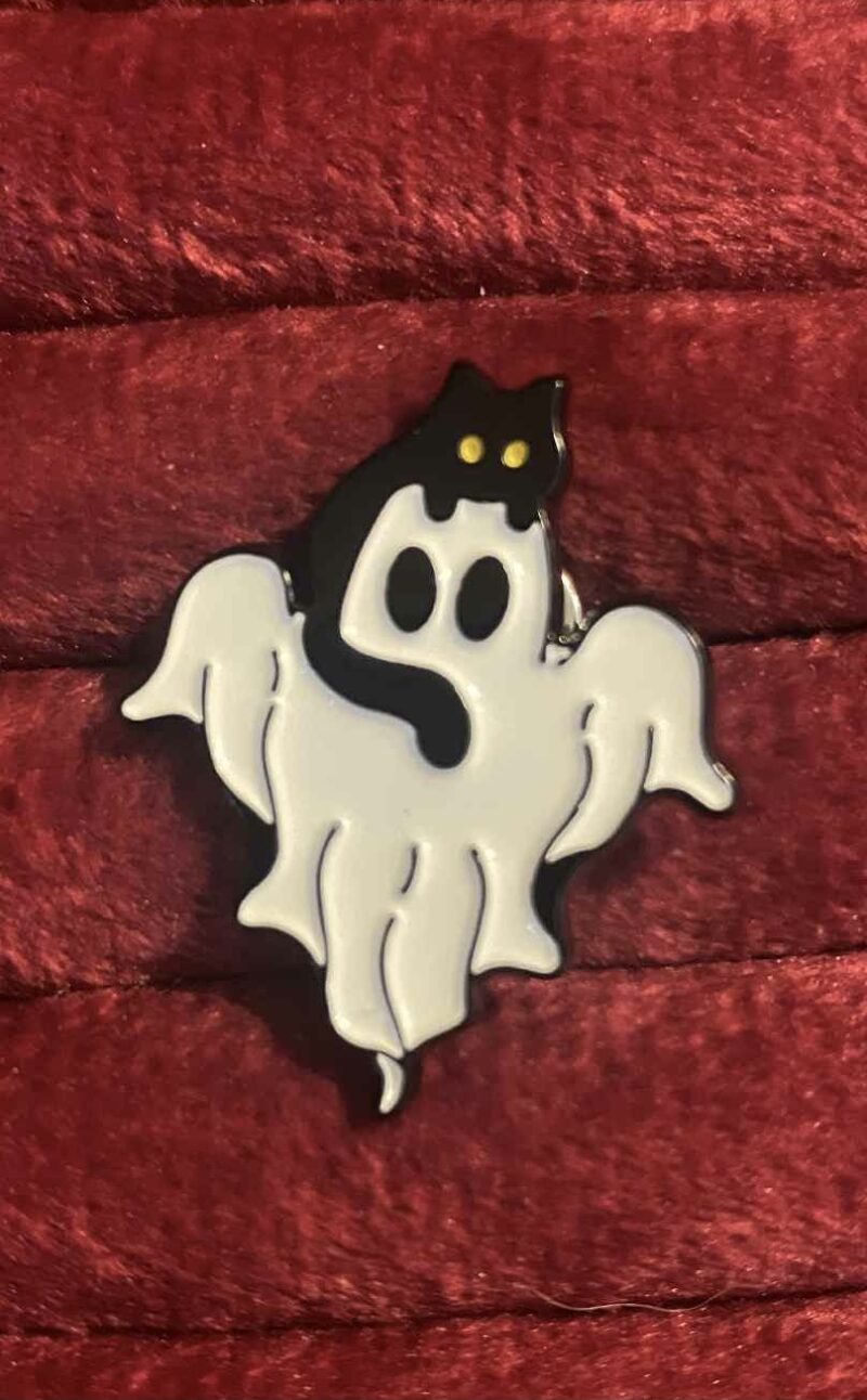 Ghost with cat on head pin 