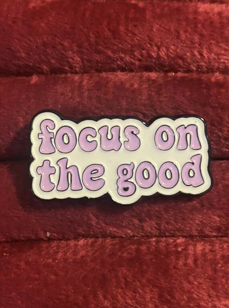 Focus on the good pin