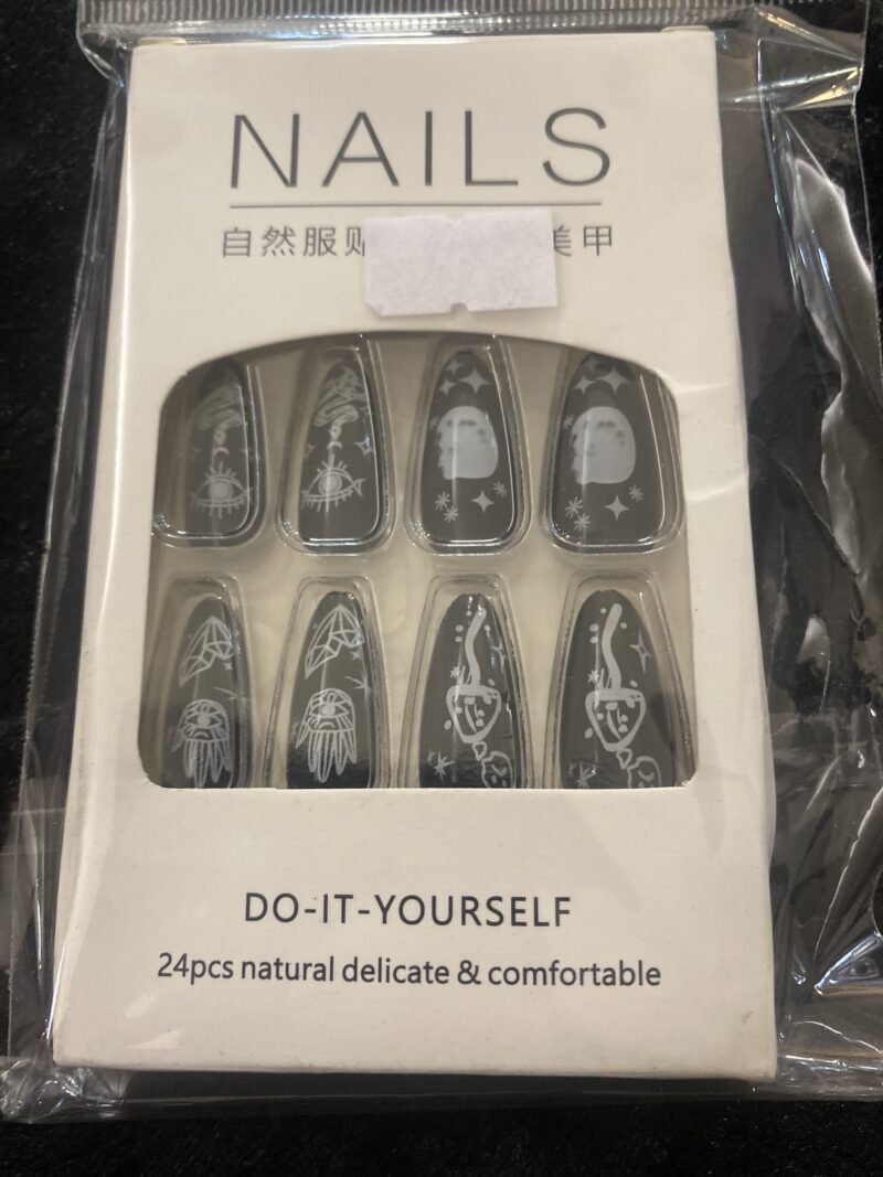 Witch nails