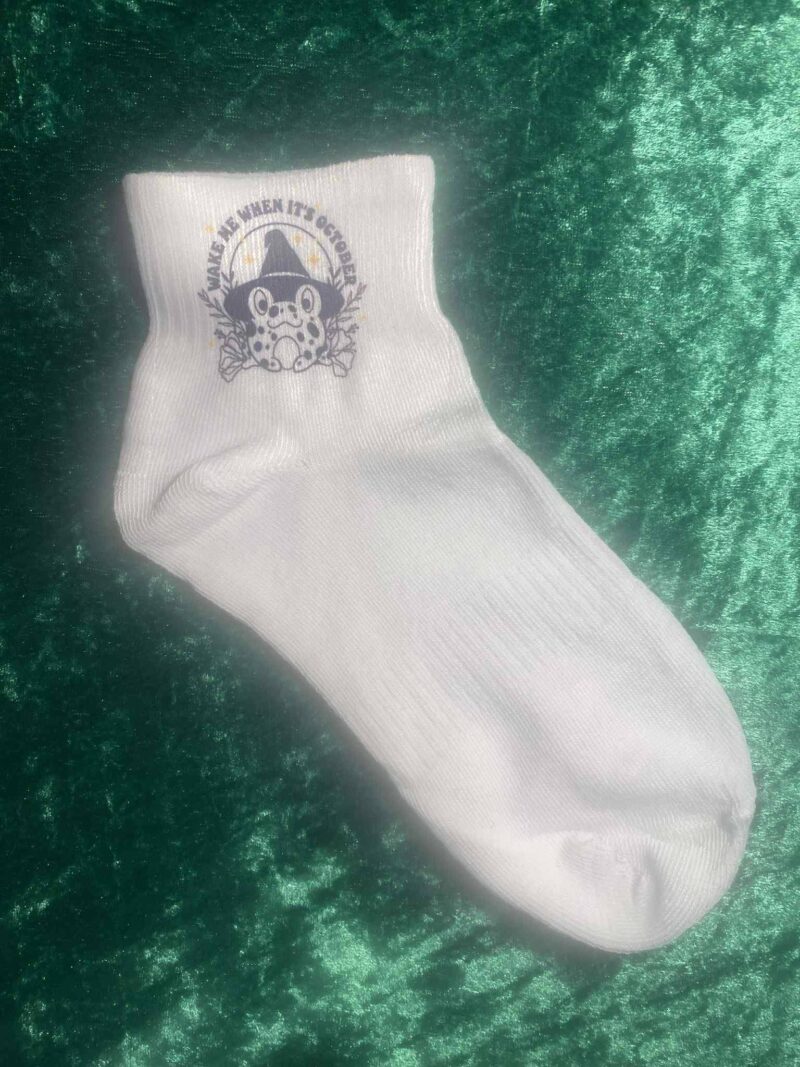 Magic frog socks