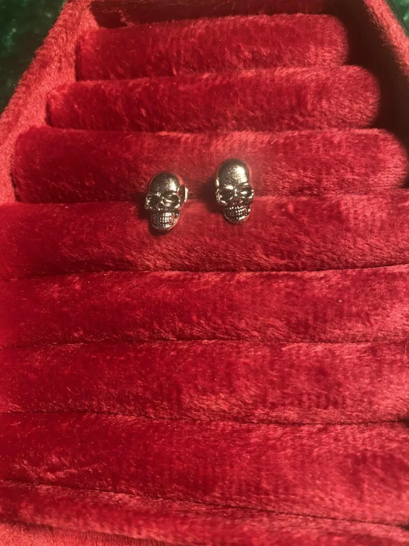 Skull earrings