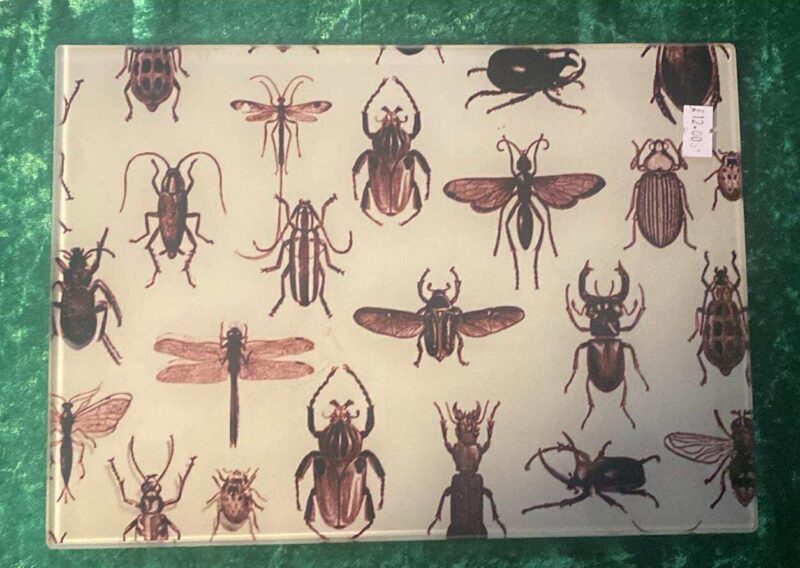 Bug glass chopping board