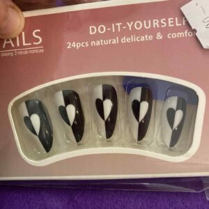 Black and White heart nails